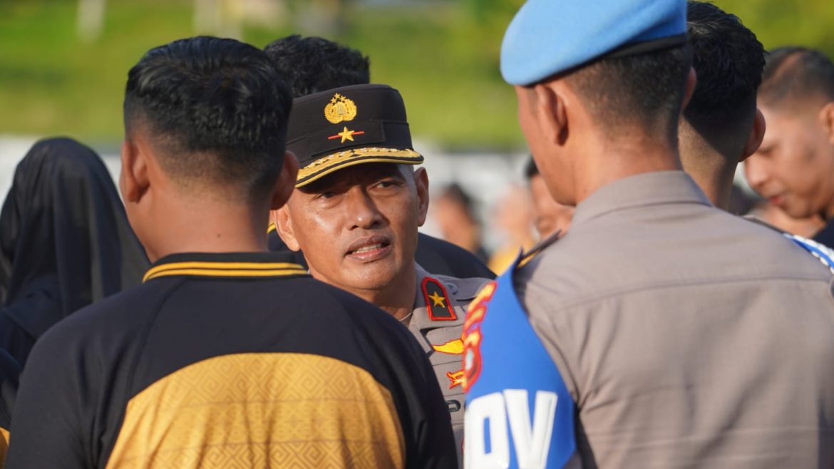 Perpisahan Emosional Wakapolda Sulbar