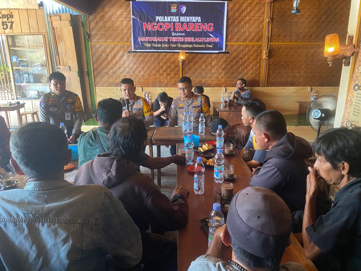 Dialog Santai Dirlantas dan Ojek Mamuju Bahas Lalu Lintas