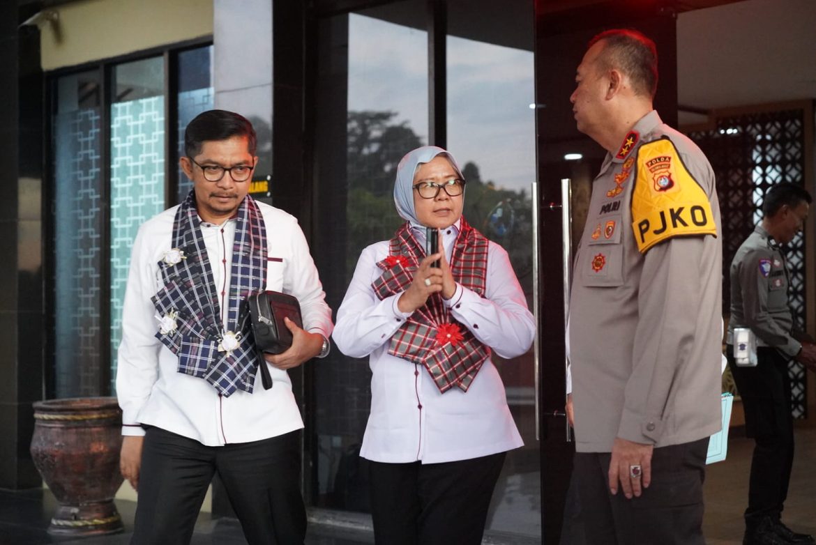 Kompolnas Kunjungi Polda Sulbar, Klarifikasi Kasus Polman