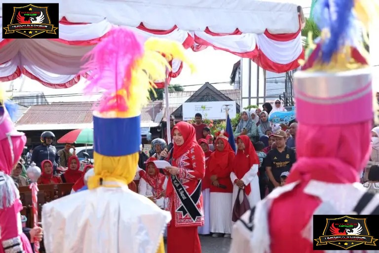 Menanamkan Nasionalisme Sejak Dini: Pawai Anak TK Aceh Barat Dilepas Bunda PAUD.