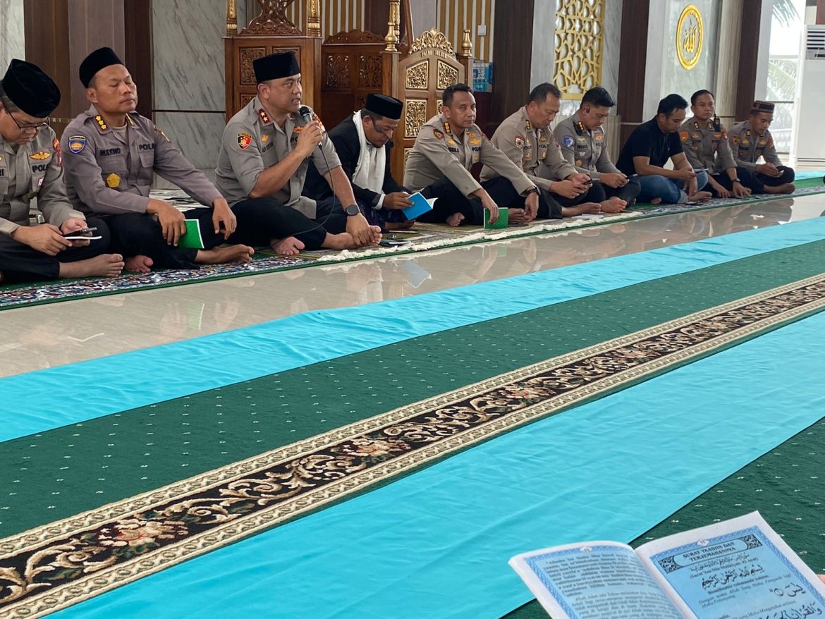 Polda Sulbar Gelar Salat Gaib dan Yasinan untuk Korban Ojol di Jakarta: Wujud Bela Sungkawa dan Doa untuk Kedamaian Negeri