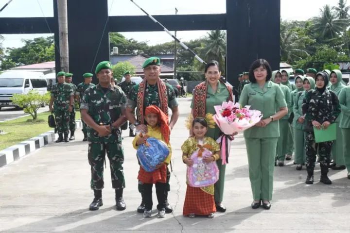 Pandam XXIII/Palaka Wira Disambut Hangat Prajurit Korem 142/Tatag