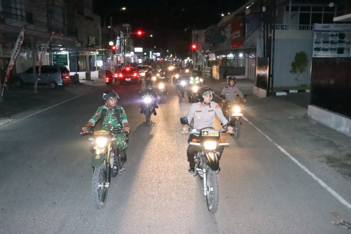 Jaga Kondisifitas, Polres Majene Bersama Kodim 1401 Majene Gelar Patroli Gabungan Skala Besar