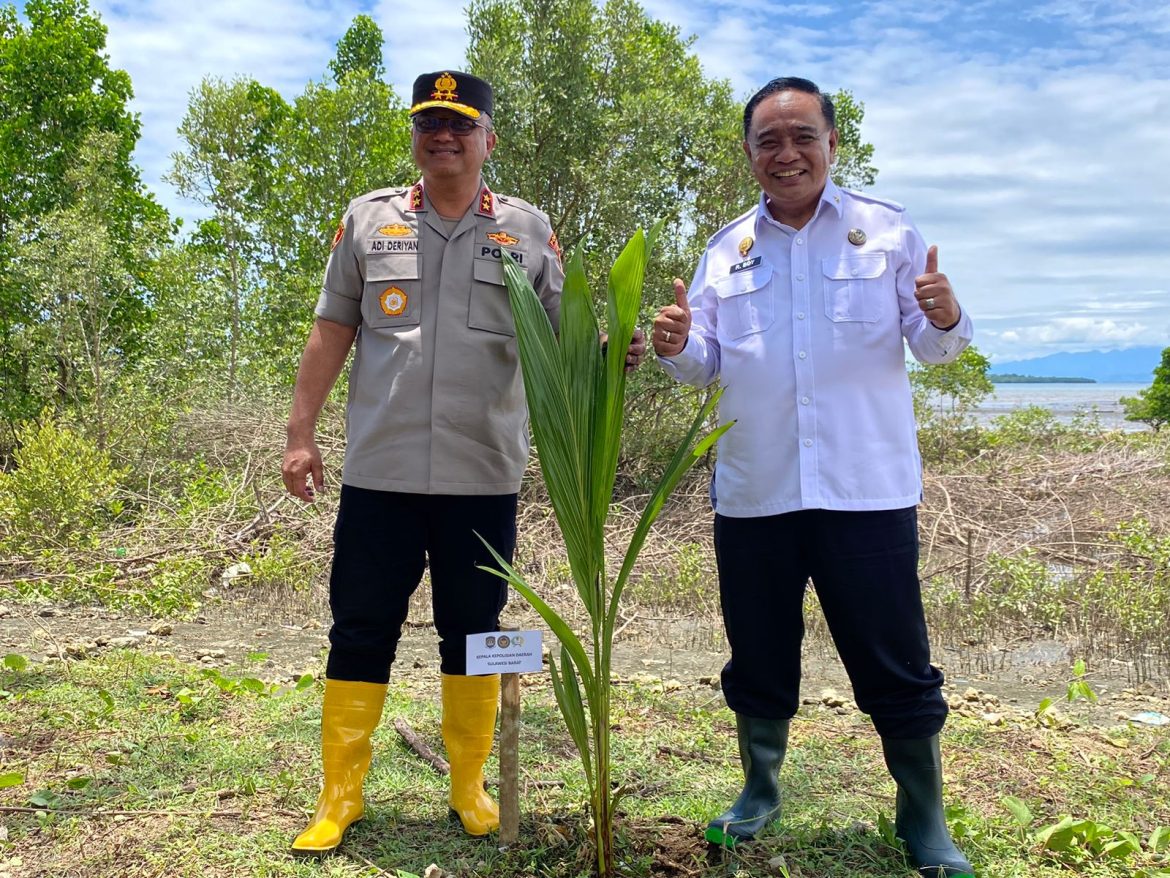Kapolda Sulbar Hadiri Penanaman Pohon Kelapa, Dukung Ketahanan Pangan Berkelanjutan