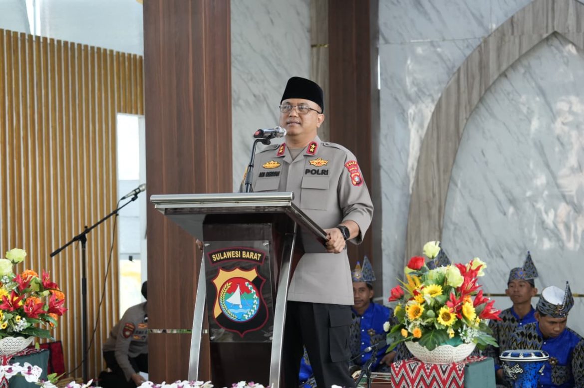 Polda Sulbar Gelar Doa Bersama dan Peringatan Maulid Nabi: Kapolda Ajak Tumbuhkan Kecintaan Kepada Rasulullah Wujudkan Polri Presisi