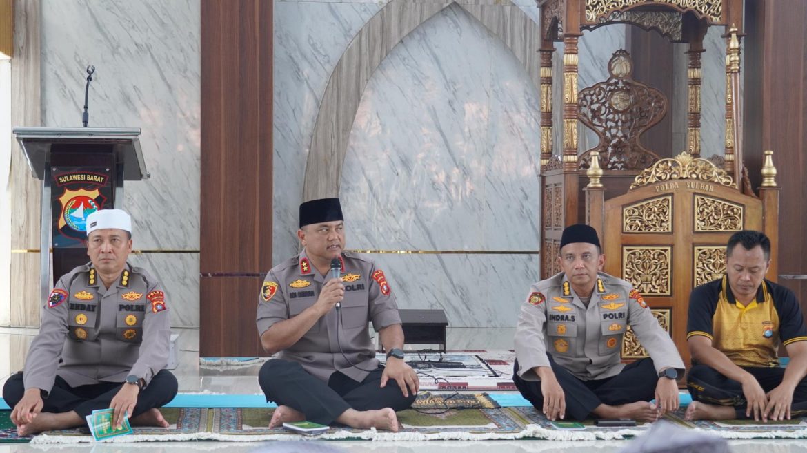 Kapolda Sulbar Ajak Anak Yatim dan Jamaah Panjatkan Doa untuk Kemaslahatan Negeri