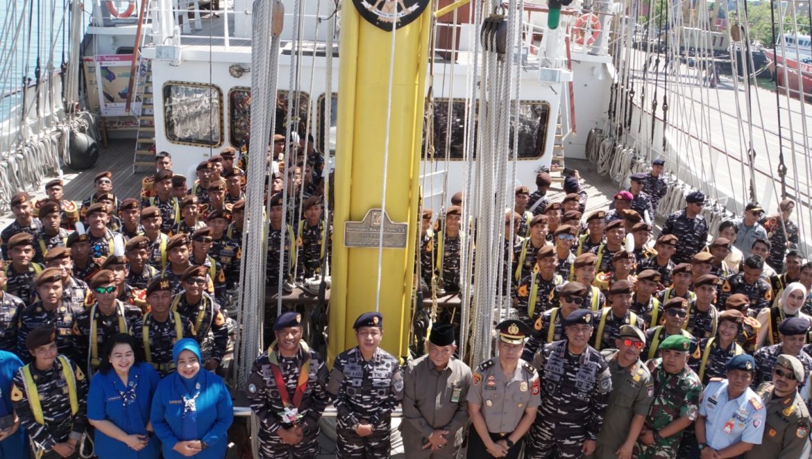 Makassar Gegap Gempita, KRI Bima Suci Sandar Megah di Kota Makassar Bawa Taruna AAL Angkatan 72 Guncang Dermaga Hatta