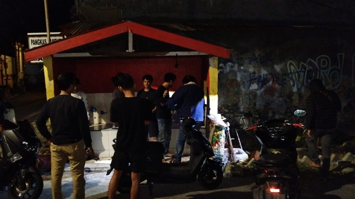 Polsek Makassar Intensifkan Patroli Malam, Cegah Gangguan Kamtibmas dan Perang Kelompok