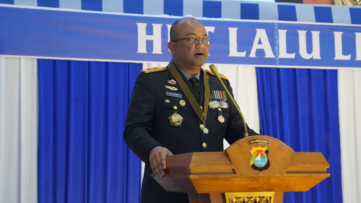 Kapolda Sulbar Ajak Jajaran Lalu Lintas Tingkatkan Profesionalisme di HUT ke-70, Wujudkan Lalu Lintas Modern dan Berkeselamatan