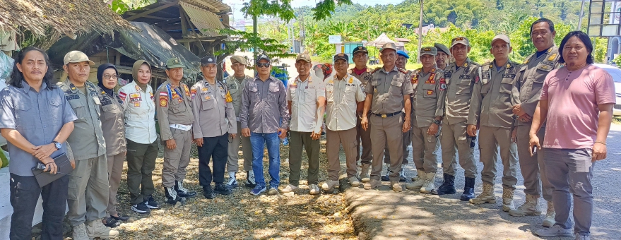 Tertibkan Bangunan Liar di Bahu Jalan dan Saluran Air , Satpol PP-Damkar Sulbar Lakukan Pendekatan Persuasif di Mamuju