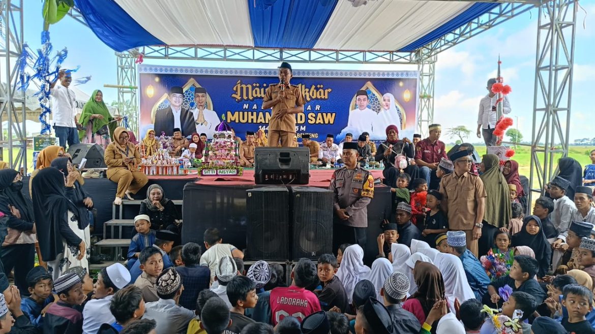 Peringatan Maulid di Lautang Benteng, Bupati dan Wabup Sidrap Hadir Bersama Warga