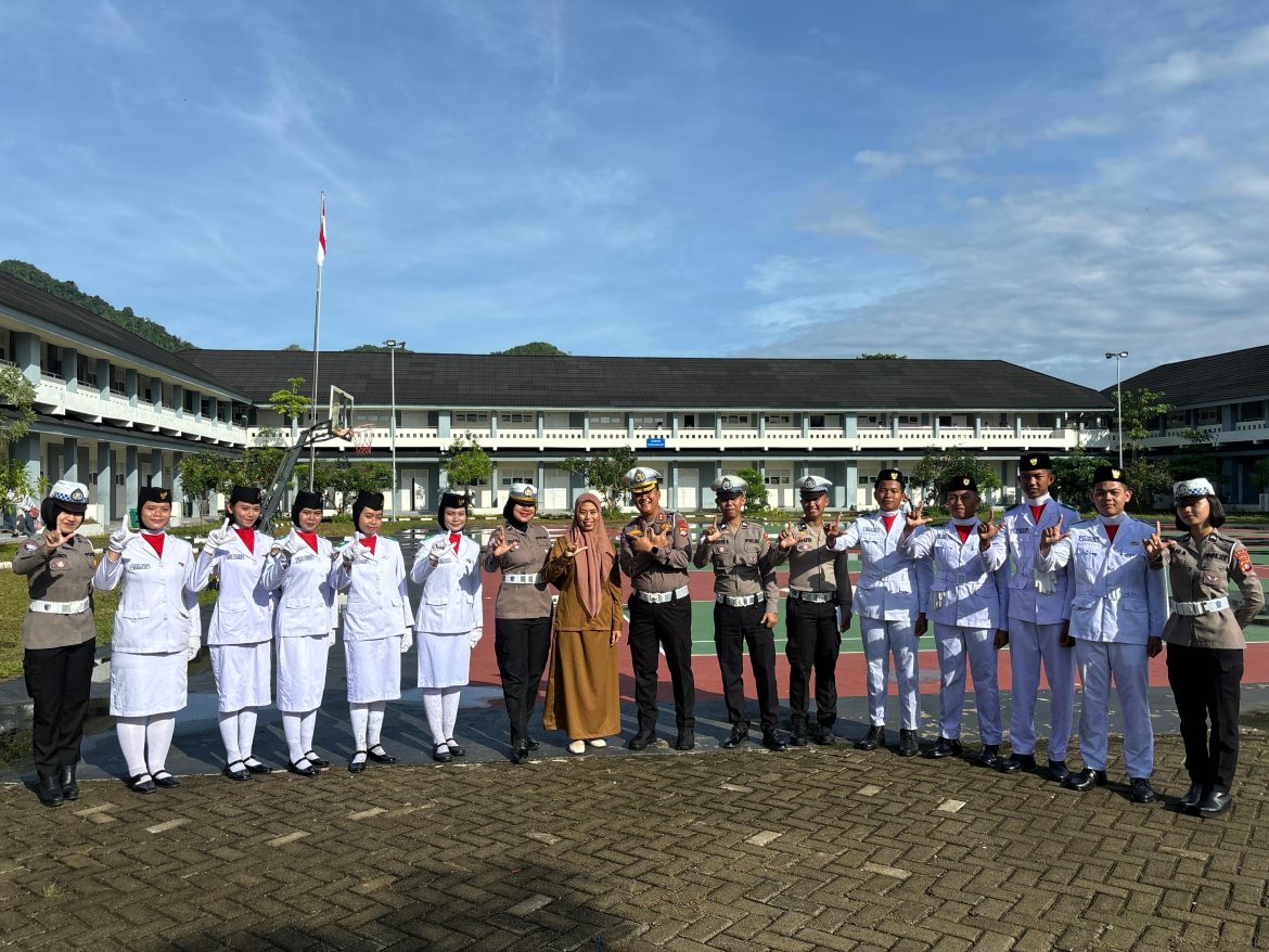 Ditlantas Polda Sulbar Gencar Sosialisasi Keselamatan Berlalu Lintas di Kalangan Pelajar