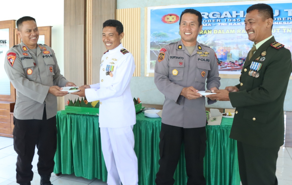 Polres Majene Beri Kejutan Kodim 1401 Majene di HUT ke-80 TNI, Wujud Soliditas TNI–Polri
