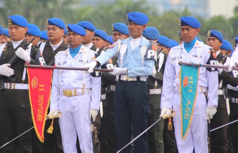 Komandan Polisi Militer Kodaeral VI Makassar Sebagai Komandan Brigade II POM TNI Dalam Upacara Parade Defile HUT TNI KE-80 Di Silang Monas Jakarta