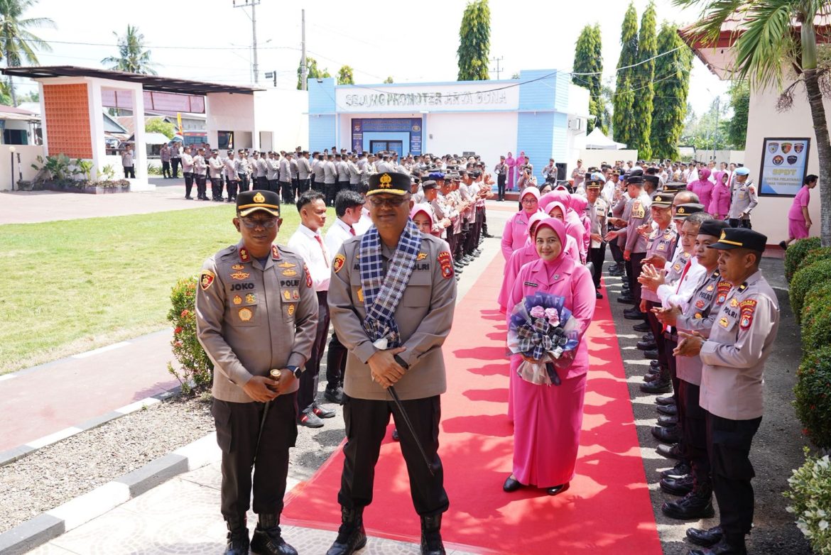 Kapolda Sulbar Pererat Solidaritas dan Tingkatkan Kinerja dalam Kunjungan Kerja ke Pasangkayu