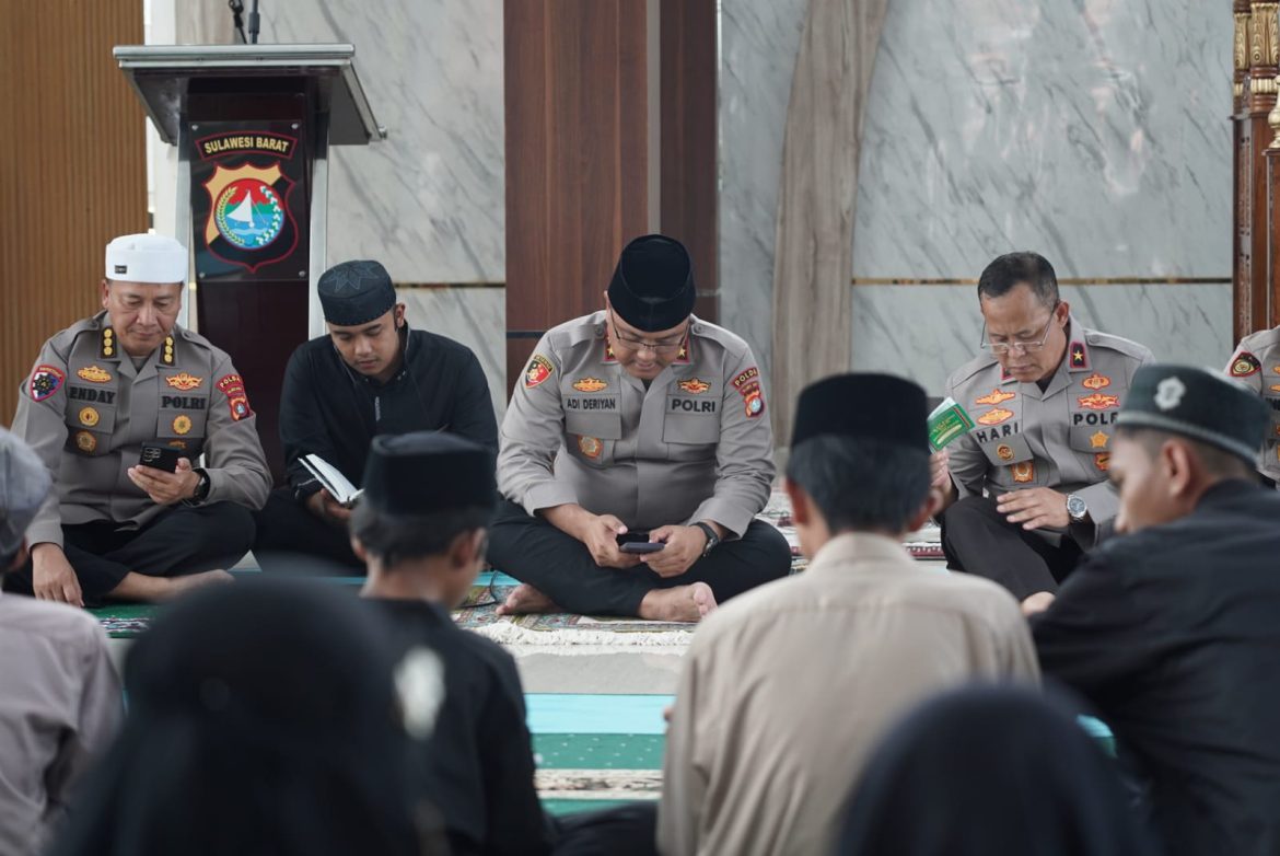 Lewat Yasinan dan Santunan, Polda Sulbar Tanamkan Nilai Kepedulian Sosial