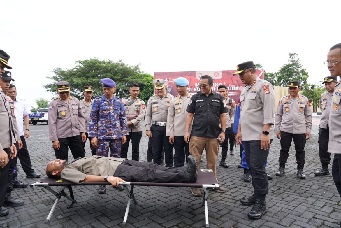 Kapolda Sulbar Periksa Kesiapan Peralatan SAR dan Personel, Antisipasi Cuaca Ekstrem di Mamuju