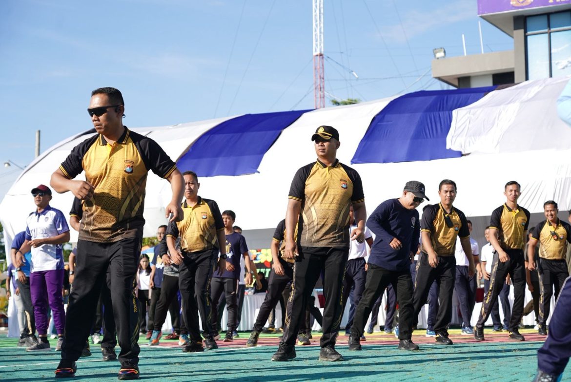 TNI-POLRI Kompak di Lapangan, Kapolda Sulbar Hadiri Olahraga Bersama di Mako Lanal Mamuju