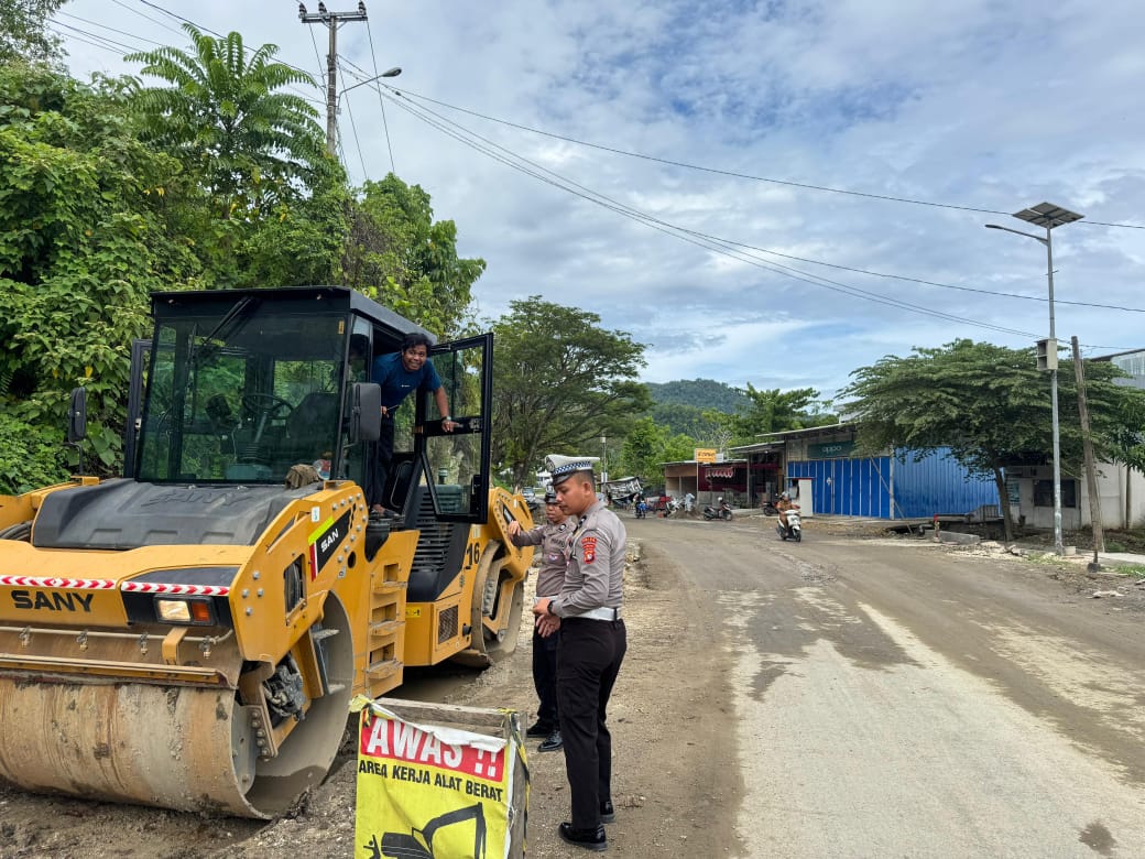 Polda Sulbar Awasi Proyek Jalan di Mamuju, Pastikan Tak Ganggu Arus Lalulintas