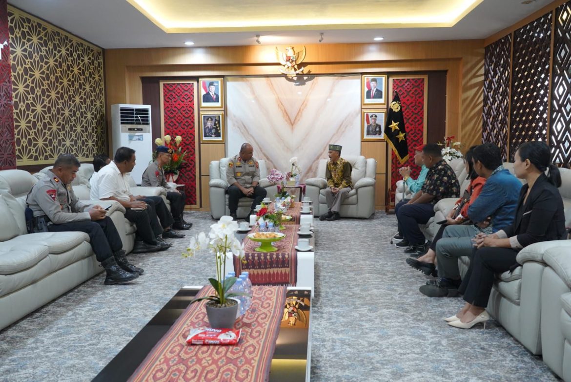 Kapolda Sulbar: Polri dan PGIW Bersatu Jaga Ketertiban, Bina Remaja, dan Amankan Natal 2025