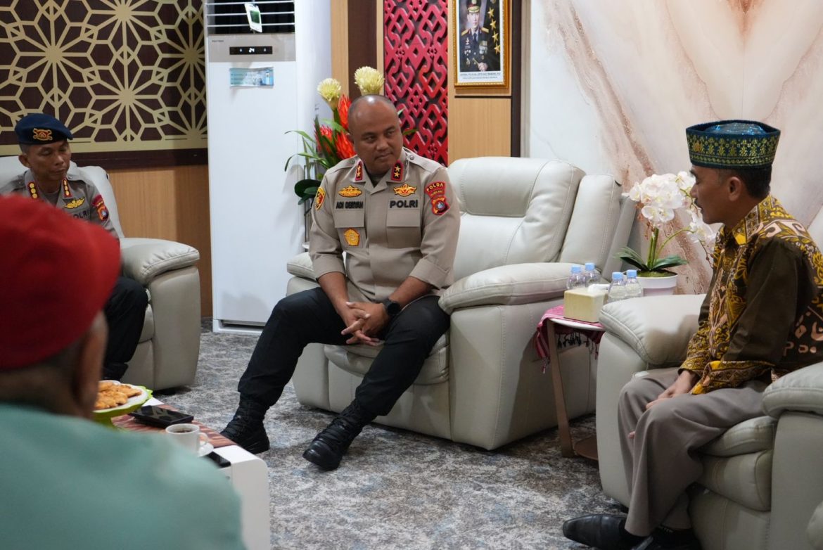 Perkuat Kerukunan Umat dan Keamanan Natal, Kapolda Sulbar Terimah Audensi PGIW Sulbar