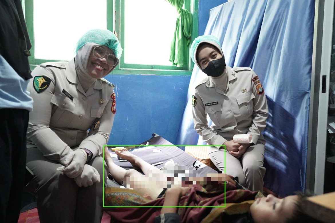 Peduli Kesehatan Masyarakat, Polda Sulbar dan Dinkes Kolaborasi Gelar Bakti Sosial Korpri