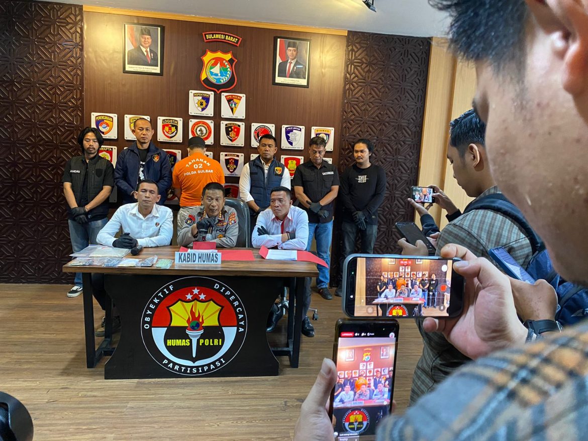 Polda Sulbar Bekuk Pelaku Pencurian Dana Desa Rp 338 Juta Milik Kades Tapandullu
