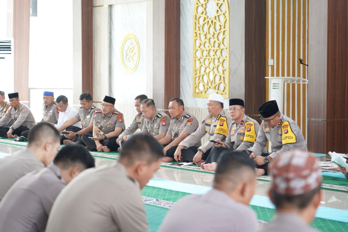 Doa Bersama Anak Yatim, Kapolda Sulbar: Mengisi Tahun Baru Dengan Hati yang Lebih Bersih