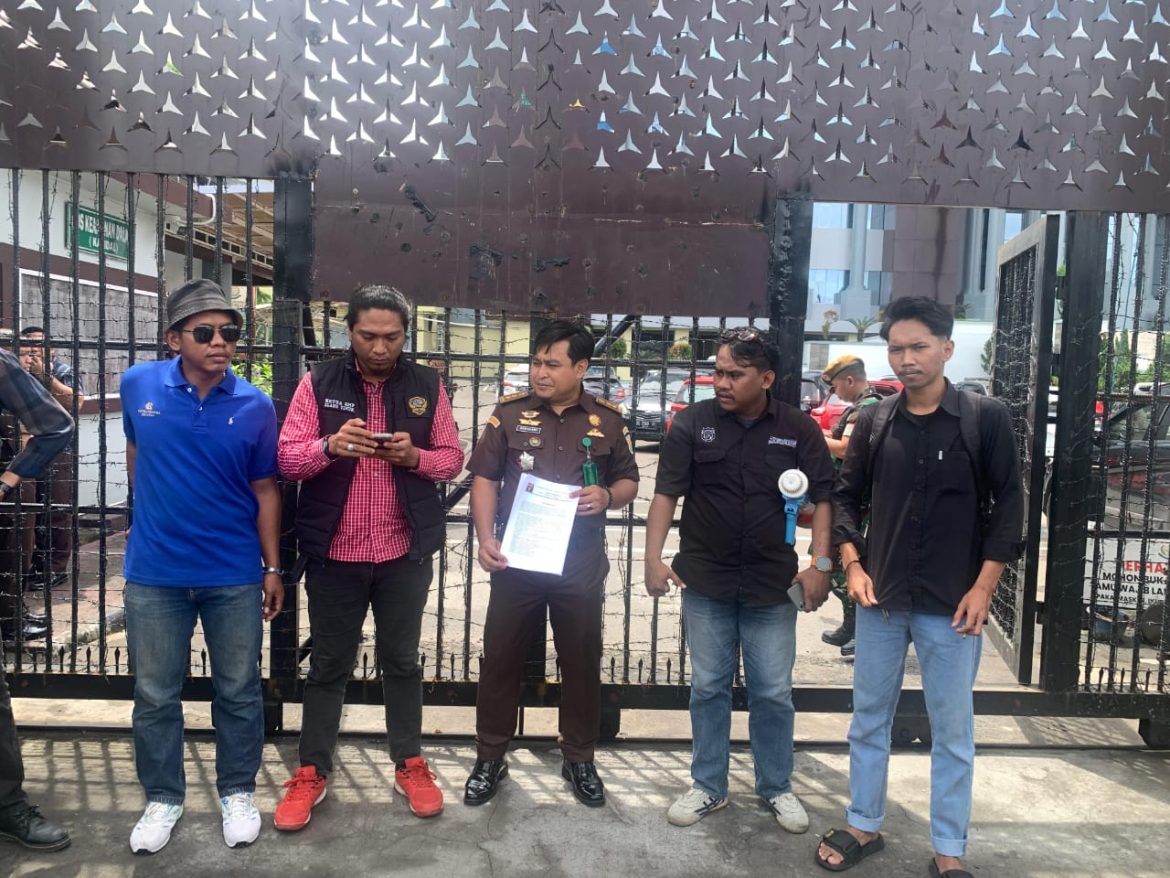 Lagi-Lagi GMP Elang Timur Geruduk Kantor Kejati Sulsel Terkait Penimbunan Laut