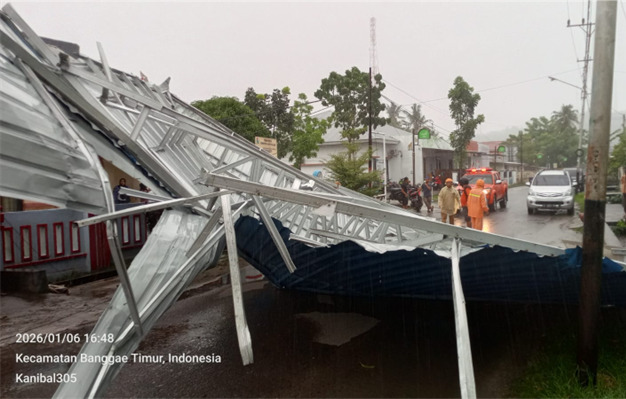 Pusdalops BPBD Sulbar Terima Laporan Kejadian Angin Kencang di Majene