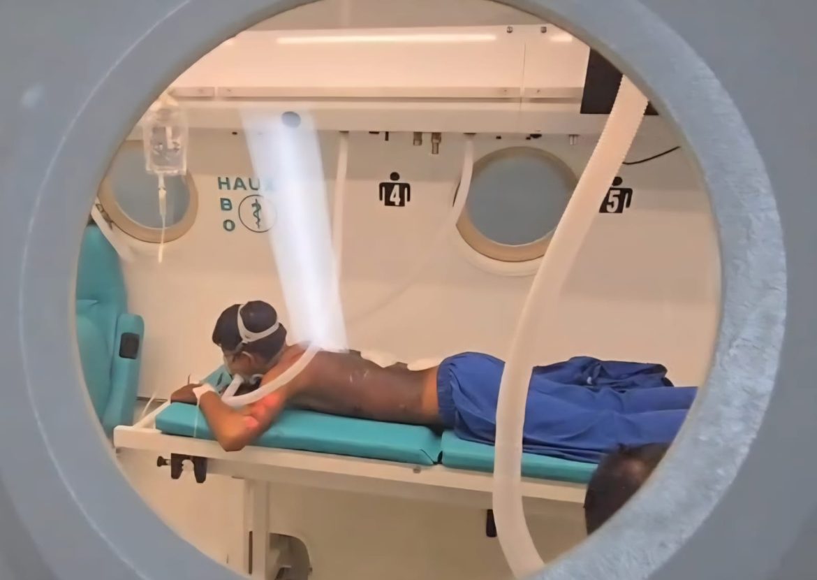 Gerak Cepat TNI AL, RSAL Jala Ammari Kodaeral VI Tangani Korban Kecelakaan Kapal Nelayan di Pelabuhan Paotere Makassar