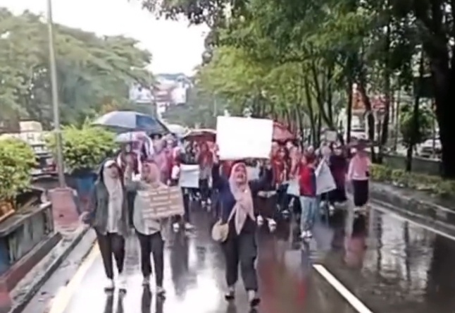 Ratusan Guru PAUD Kabupaten Maros Lakukan Aksi di Depan Dinas Pendidikan dan Kebudayaan