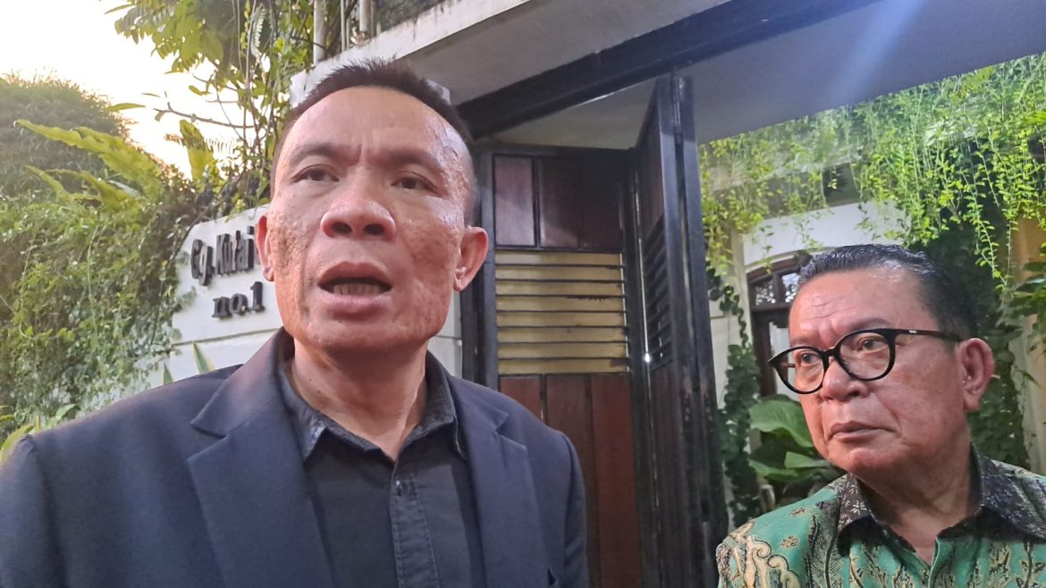 Lakukan Kesalahan Saat Teliti Ijazah Palsu,Rismon Minta Maaf ke Jokowi