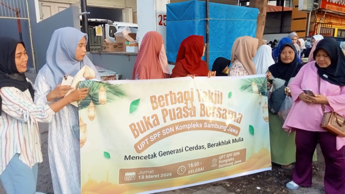 Guru, Orang Tua, dan Siswa SD Negeri 24 Sambung Jawa Berbagi Takjil di Bulan Suci Ramadan 1447 Hijriah