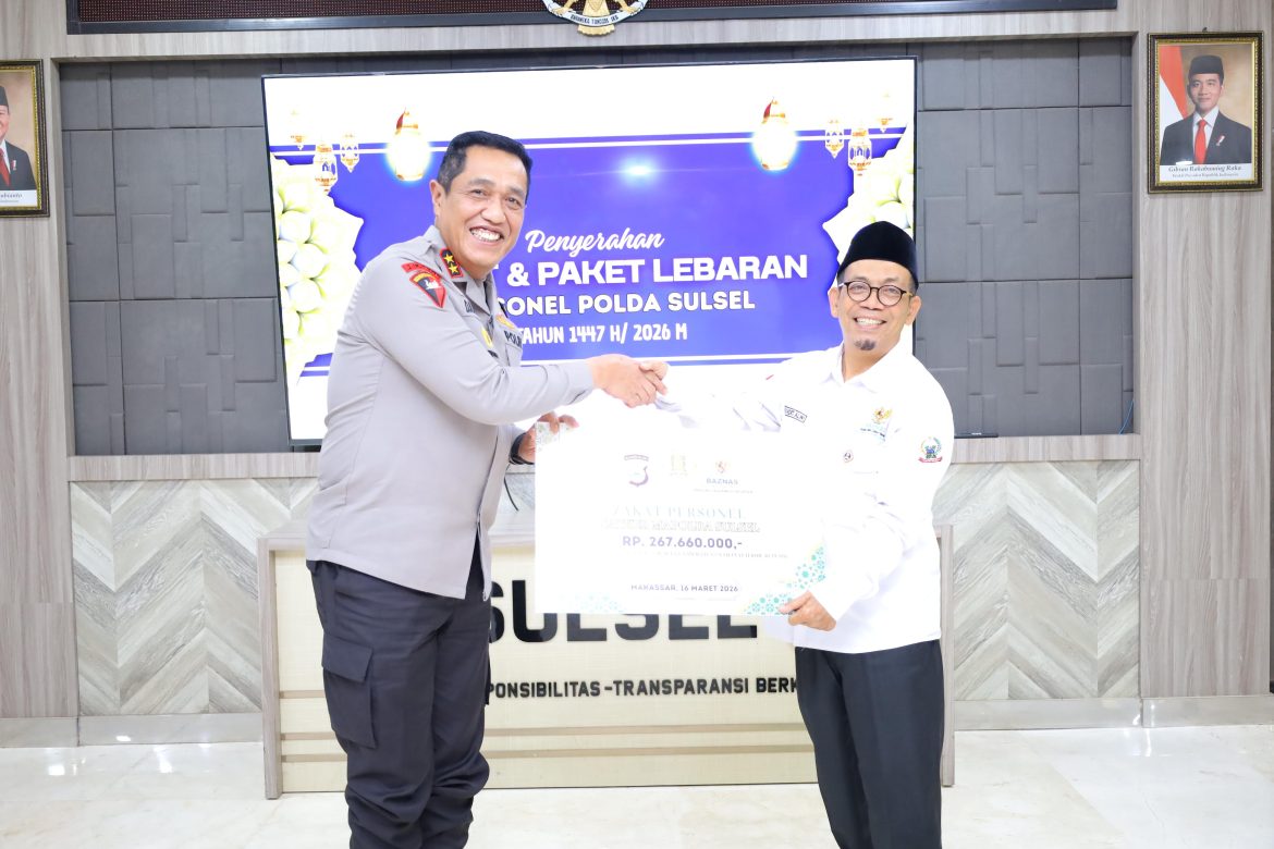 Wujud Kepedulian Sosial di Bulan Ramadan, Kapolda Sulsel Serahkan Zakat Fitrah kepada BAZNAS