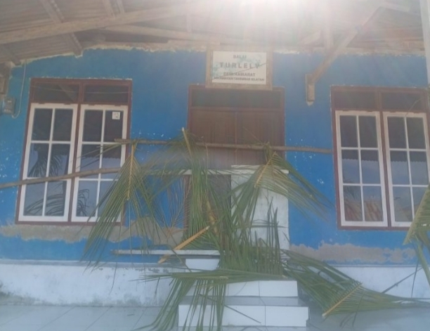 Dipalang Warga, Kades Kabiarat Dituding Tilap Dana Desa Bayar Utang