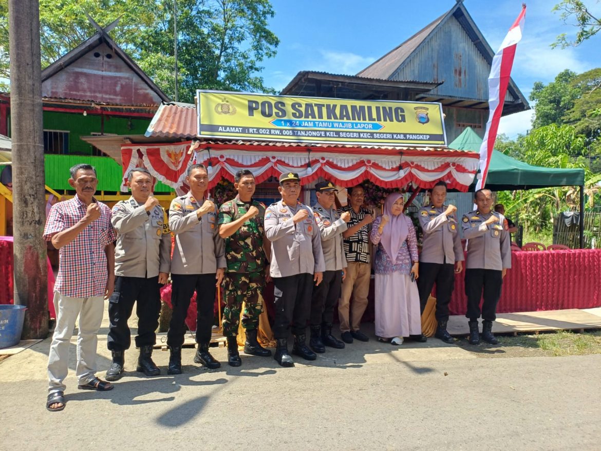 Tim Penilaian Lomba Satkamling Polres Pangkep Tinjau Langsung Pos Kamling Tanjonge Kelurahan Segeri