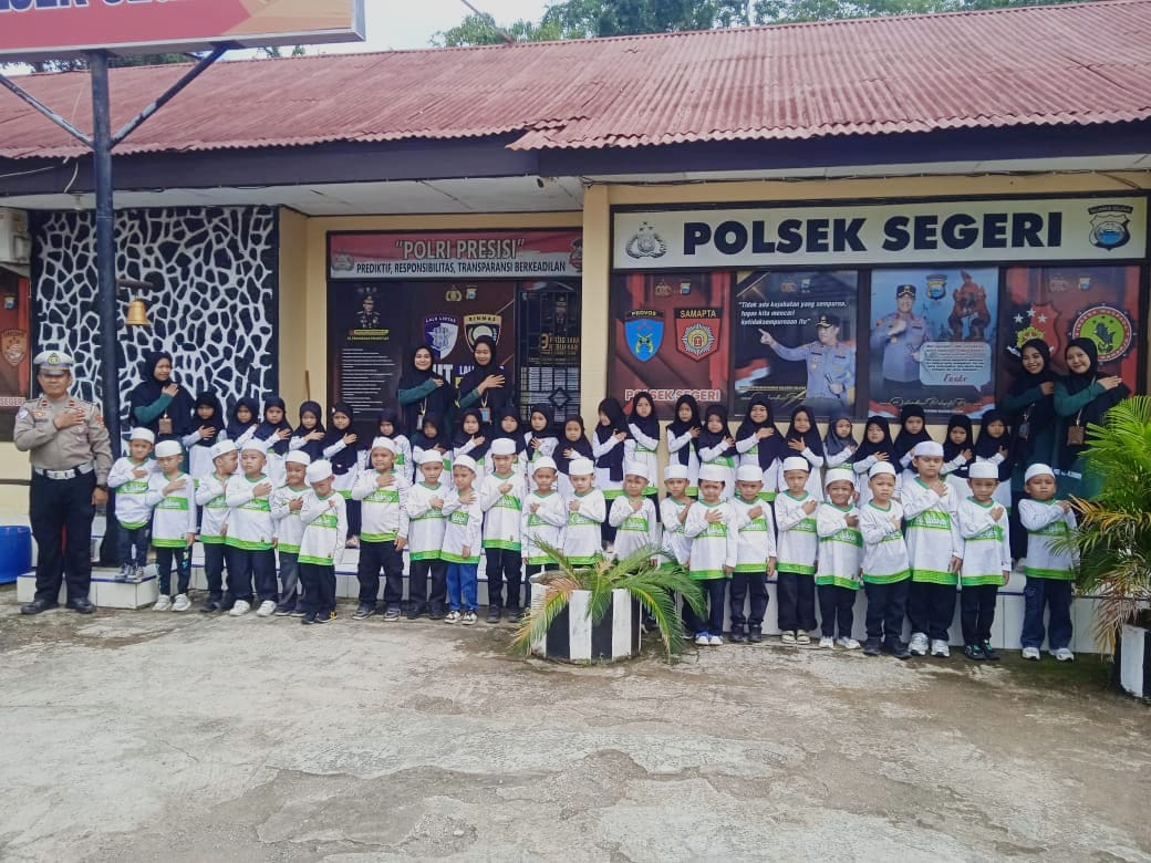 Wujud Polisi Sahabat Anak, Polsek Segeri Berikan Edukasi Pemahaman Tugas dan Fungsi Kepolisian Kepada Siswa RA Al-DJIBRAN