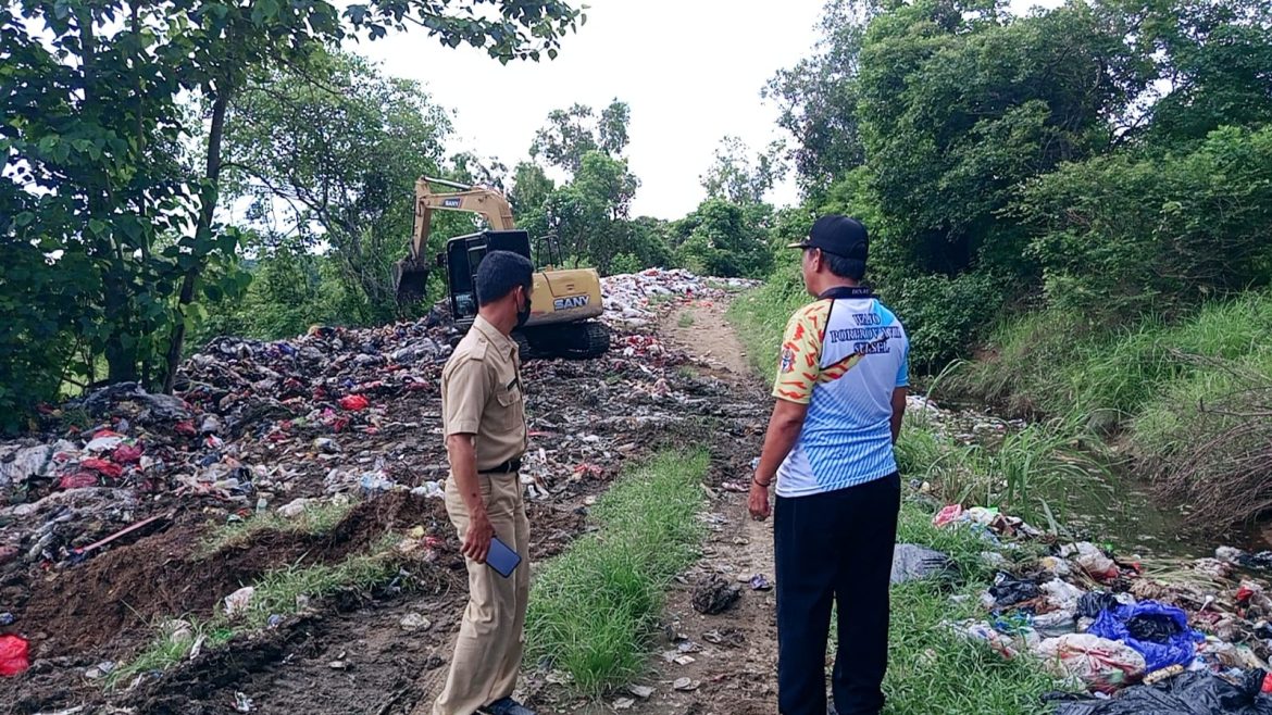 Camat Kecamatan Maniangpajo Gerak Cepat Tangani Akses TPA yang Tertutup Tumpukan Sampah
