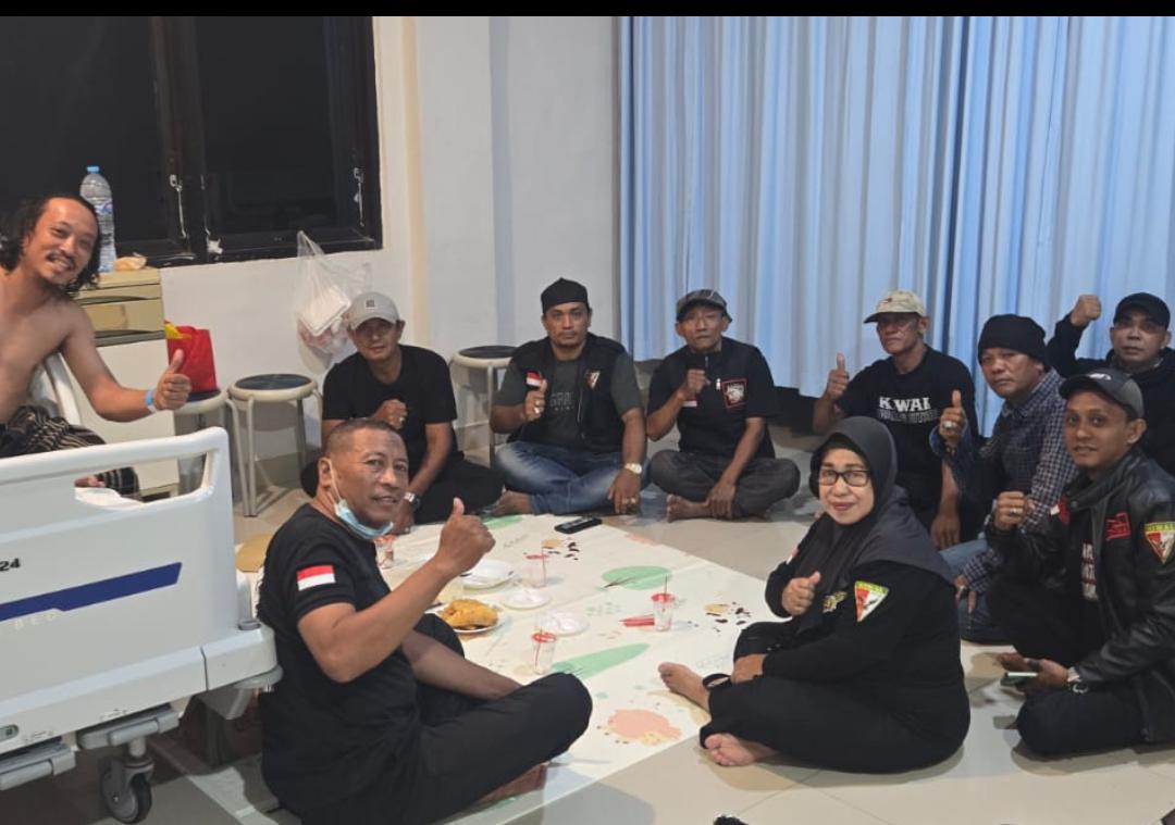 PAC KIWAL Biringkanaya Jenguk Anggota yang Jadi Korban Pembusuran, Wujud Kepedulian dan Solidaritas Antaranggota