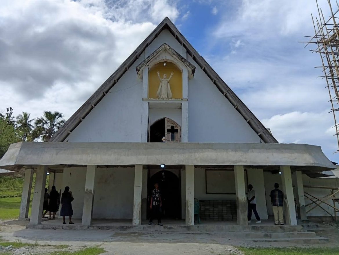 Diduga Kurang Transparan, Pengelolaan Dana Pembangunan Gereja Kristus Raja Tumbur Dipertanyakan Warga