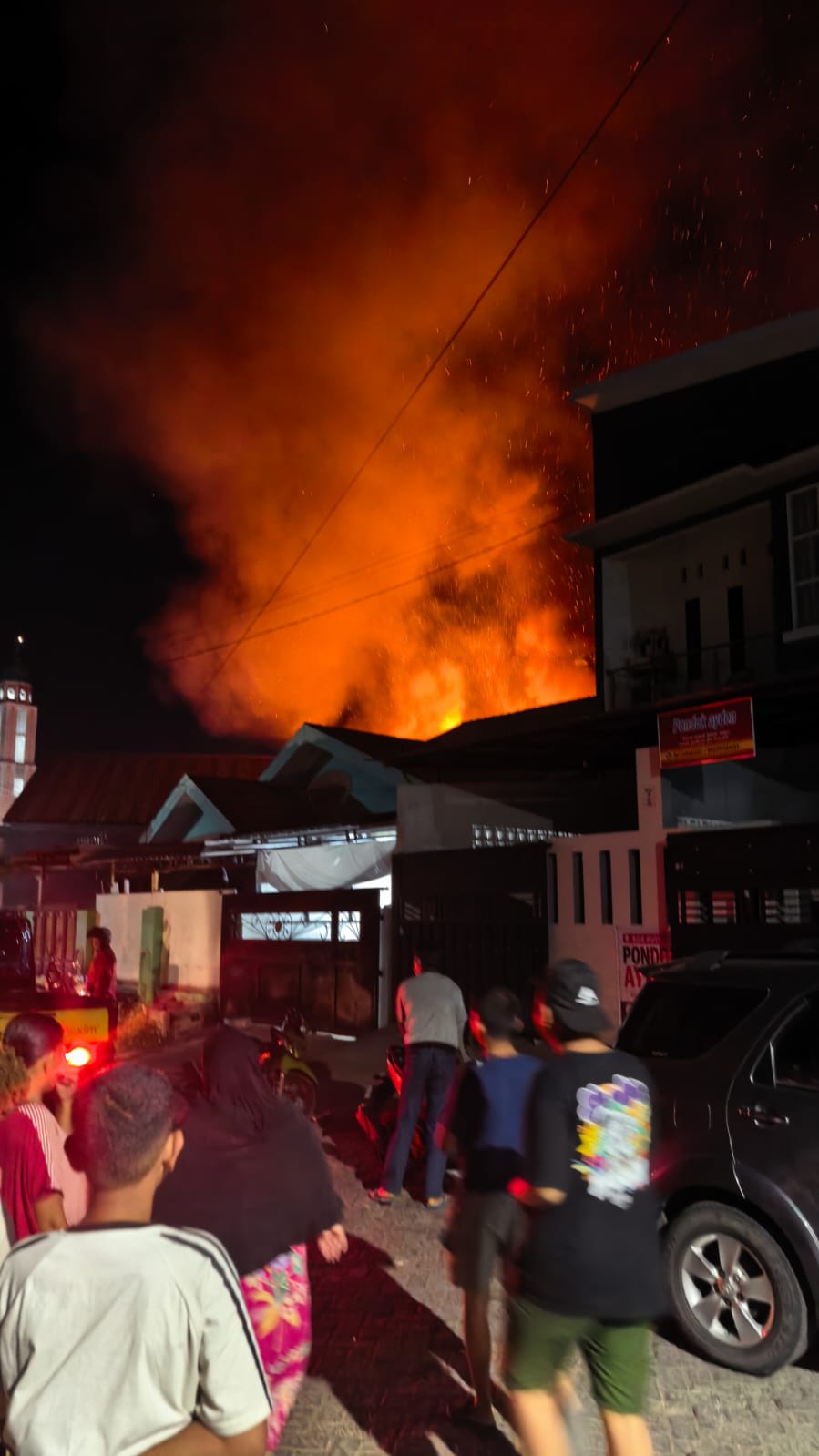 Kebakaran Hebat Dini Hari di Jalan Paccerakkang, Satu Warga Meninggal Dunia Terjebak di Dalam Rumah