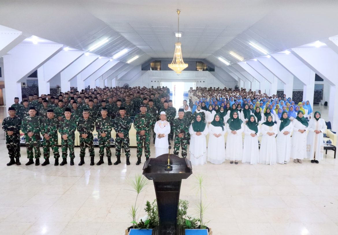 Hadirkan Ustadz Das’ad Latif, Peringatan Maulid Nabi di Kodaeral VI Berlangsung Khidmat dan Penuh Pesan Moral