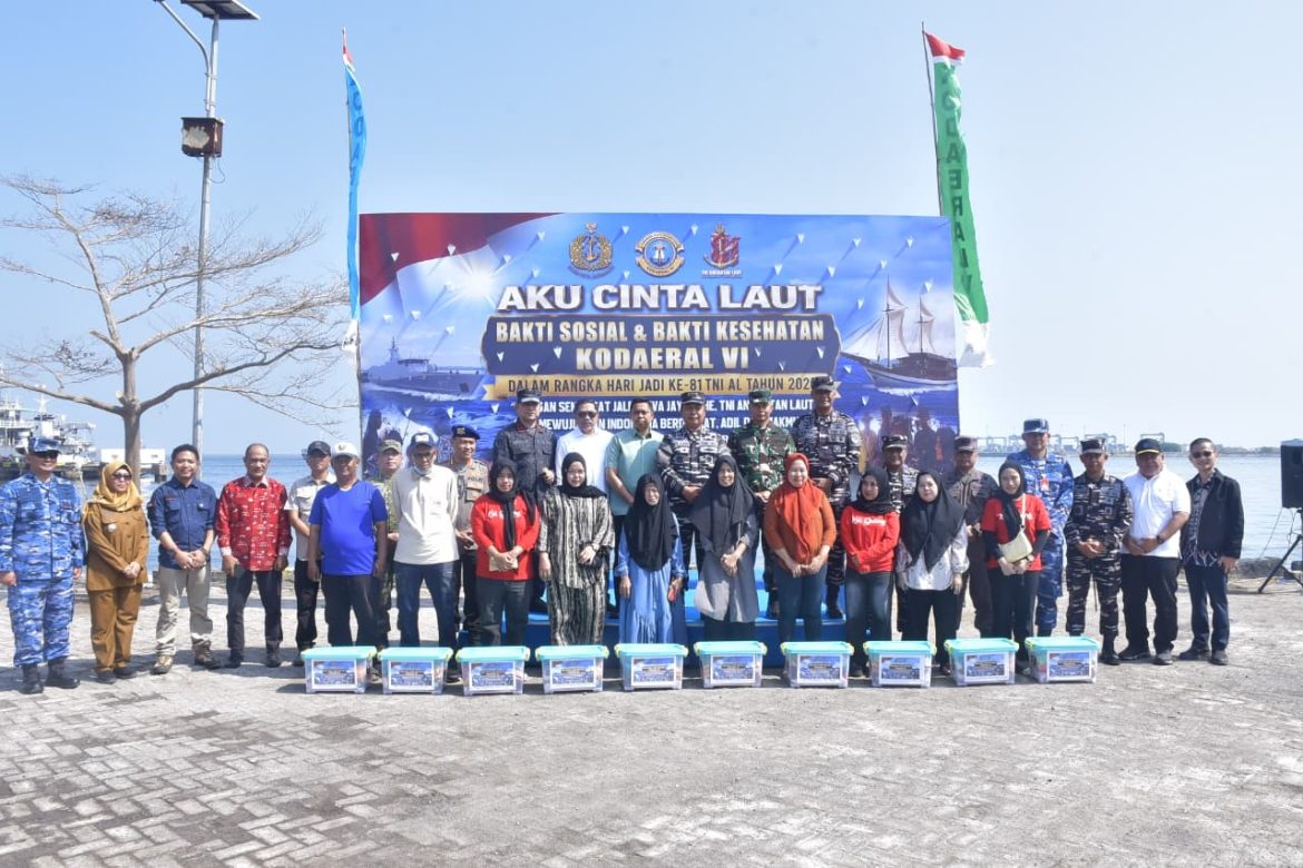 Aksi Nyata Untuk Rakyat, Kodaeral VI Gelar Baksos Dan Bakkes “Aku Cinta Laut” Hari Jadi Ke-81 TNI AL Tahun 2026 Di Pelabuhan Paotere Makassar