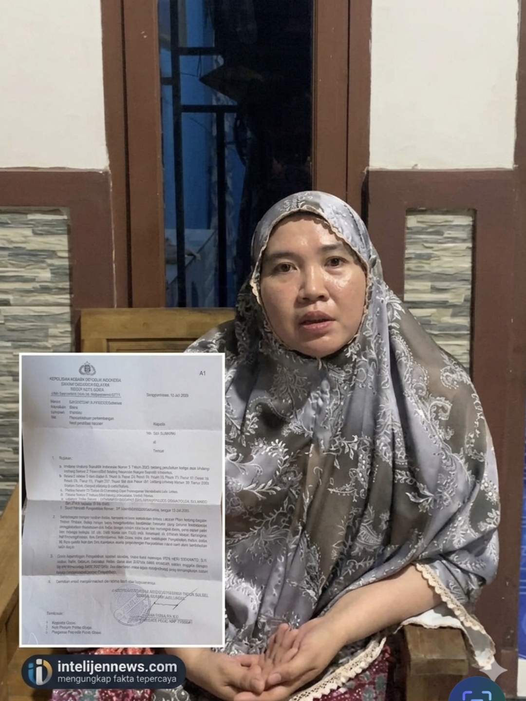 KASUS MAUT MUSTAFA DAENG NGASI: KELUARGA BANTAH DAMAI, KASAT LANTAS DIDUGA TEKAN ANAK KORBAN  GOWA, IntelijenNews.com — Kasus kecelakaan lalu lintas yang menewaskan Mustafa Daeng Ngasi di Kabupaten Gowa semakin menjadi sorotan. Bukan hanya karena korban kehilangan nyawa, tetapi karena keluarga mempertanyakan serius penanganan perkara oleh pihak kepolisian.  Keluarga korban membantah keras pernyataan yang menyebut telah terjadi perdamaian antara keluarga korban dan pihak pelaku. Menurut keluarga, tidak pernah ada perdamaian sebagaimana yang disampaikan Kasat Lantas Polresta Gowa.  Bantahan tersebut disampaikan keluarga melalui video yang beredar pada Senin, 7 September 2026. Keluarga meminta agar proses hukum terhadap pihak yang diduga bertanggung jawab tetap berjalan secara transparan.  Persoalan kemudian semakin panas setelah Kasat Lantas Polresta Gowa disebut mendatangi kediaman keluarga korban. Dalam pertemuan tersebut, anak korban mengaku diminta agar tidak lagi membuat video atau menyampaikan persoalan kasus tersebut melalui media sosial.  «“Kasat Lantas mendatangi rumah saya dan meminta agar tidak membuat video lagi, namun saya juga meminta agar pelaku ditangkap.”»  Pernyataan tersebut menambah tanda tanya publik. Jika benar tidak pernah ada perdamaian, atas dasar apa narasi perdamaian tersebut disampaikan kepada publik?  Keluarga korban juga mempertanyakan mengapa pihak yang diduga terlibat dalam kecelakaan maut tersebut disebut tidak ditahan dan kendaraan yang terlibat juga dipersoalkan karena diduga tidak diamankan sebagaimana yang diharapkan keluarga.  Kini publik menunggu penjelasan yang lebih terbuka dari kepolisian.  Siapa sebenarnya yang menyatakan adanya perdamaian? Mengapa keluarga korban justru membantahnya? Mengapa anak korban mengaku diminta berhenti menyuarakan kasus tersebut? Dan apakah seluruh prosedur penanganan perkara telah dijalankan secara transparan?  Pertanyaan-pertanyaan itu kini menjadi sorotan.  Keluarga korban menegaskan tidak ingin kasus kematian Mustafa Daeng Ngasi berhenti hanya karena munculnya narasi perdamaian yang mereka bantah. Mereka meminta kepastian hukum, transparansi penyidikan, serta perlakuan yang adil tanpa keberpihakan kepada siapa pun.  Hingga berita ini diterbitkan, berbagai dugaan dan pernyataan tersebut masih perlu diklarifikasi secara resmi oleh pihak-pihak terkait. IntelijenNews.com mengedepankan asas praduga tak bersalah dan membuka ruang hak jawab bagi pihak kepolisian maupun pihak yang disebut dalam pemberitaan ini.